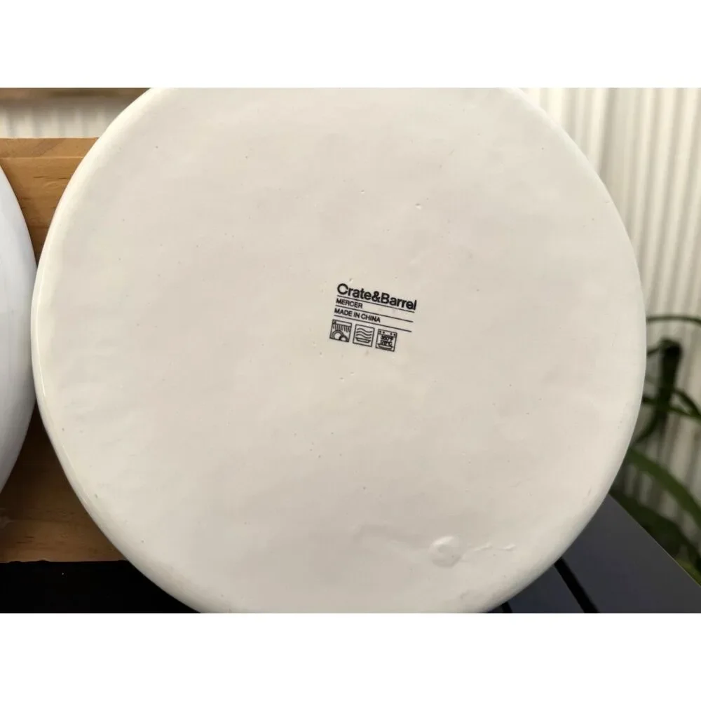 Crate & Barrel B&W Mercer Citrus Sunburst Porcelain Salad Desert Plates a Pair